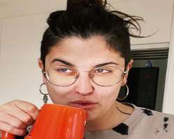 She wears glassed-in most of her posts.